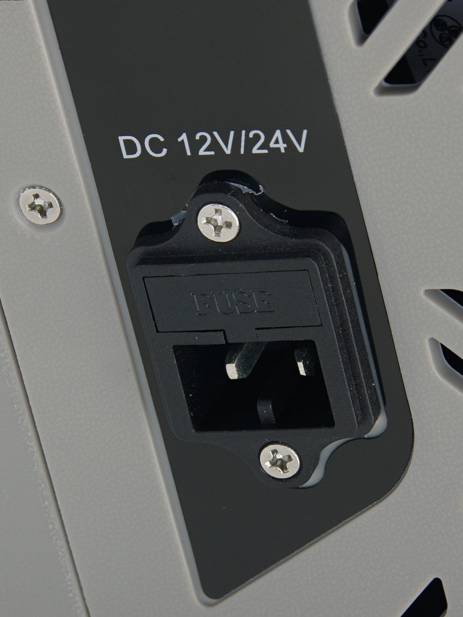 Автомобильный холодильник Sumitachi CX40